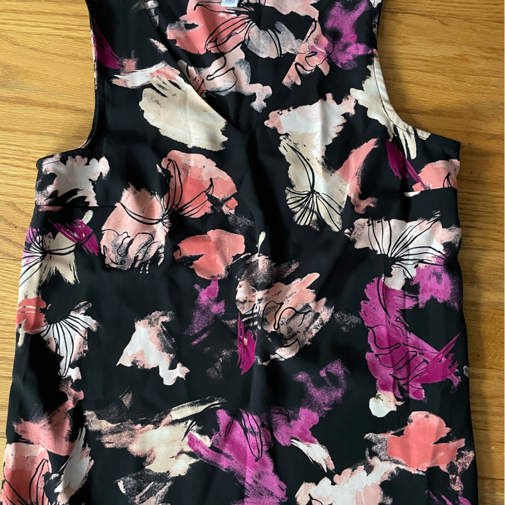 Nine West Abstract Floral Shell XS